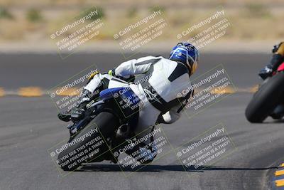 media/Oct-08-2022-SoCal Trackdays (Sat) [[1fc3beec89]]/Turn 11 Backside (1145am)/